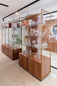 omnia-glass-showroom.jpg